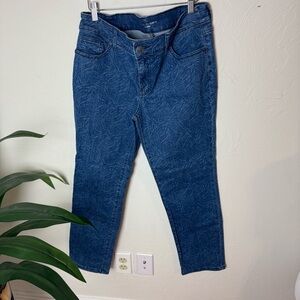 Chico’s Straight Leg Jeans Size 1 Short Blue Textured Print Denim